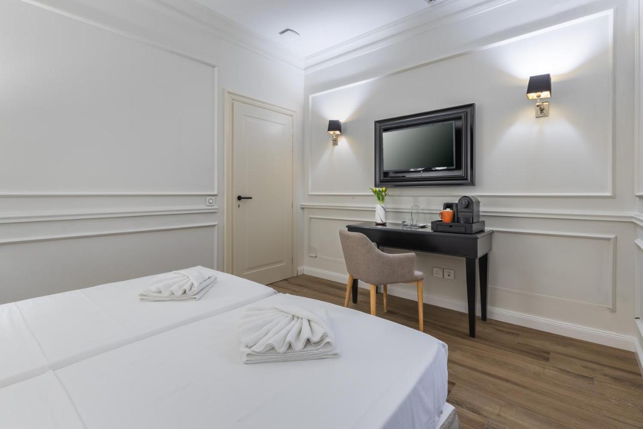 Double Room,1480662821:JPEG